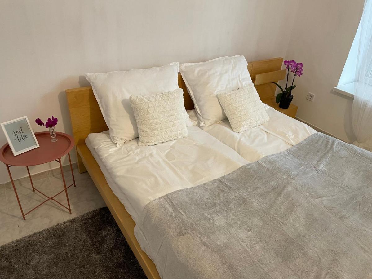 Boni Apartman มิชโคลซ์ ภายนอก รูปภาพ